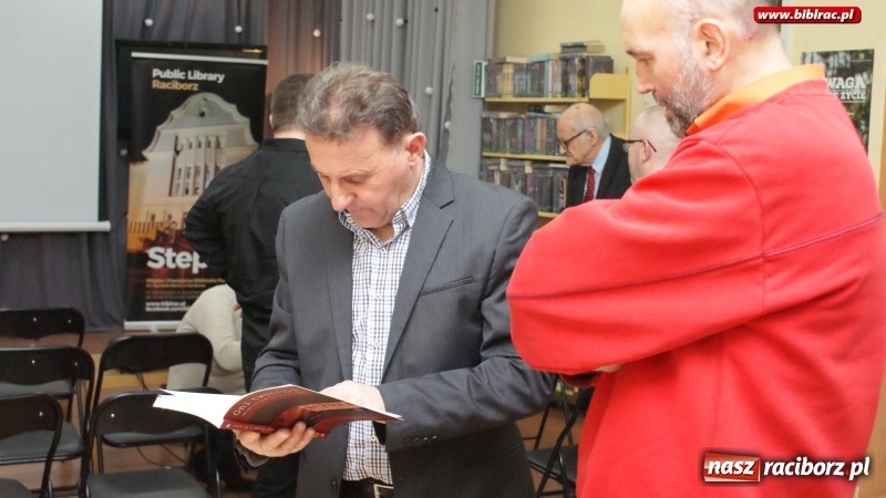 Zdjęcie w galerii na portalu naszraciborz.pl: Więcej niż komunistyczna hagiografia – wykład dr. Janusza Mokrosza w bibliotece wiadomości z regionu