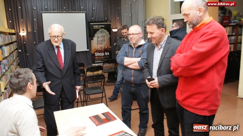 Zdjęcie w galerii na portalu naszraciborz.pl: Więcej niż komunistyczna hagiografia – wykład dr. Janusza Mokrosza w bibliotece wiadomości z regionu