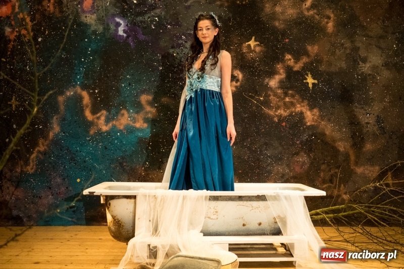 Zdjęcie w galerii na portalu naszraciborz.pl: Usłyszeć srebrną Lunę - tak powstaje spektakl  wiadomości z regionu