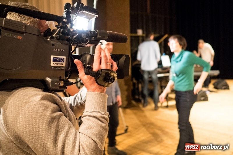 Zdjęcie w galerii na portalu naszraciborz.pl: Usłyszeć srebrną Lunę - tak powstaje spektakl  wiadomości z regionu