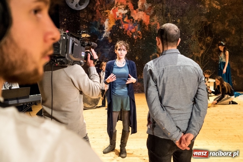 Zdjęcie w galerii na portalu naszraciborz.pl: Usłyszeć srebrną Lunę - tak powstaje spektakl  wiadomości z regionu