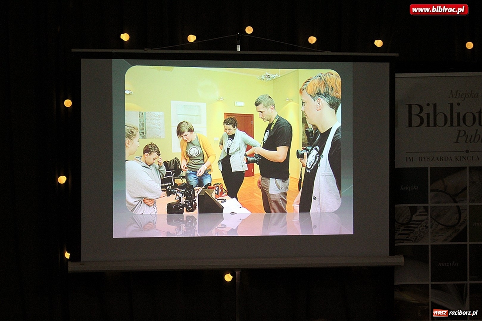 Zdjęcie w galerii na portalu naszraciborz.pl: O fenomenie fotografii - promocja książki Gabrieli Habrom-Rokosz wiadomości z regionu