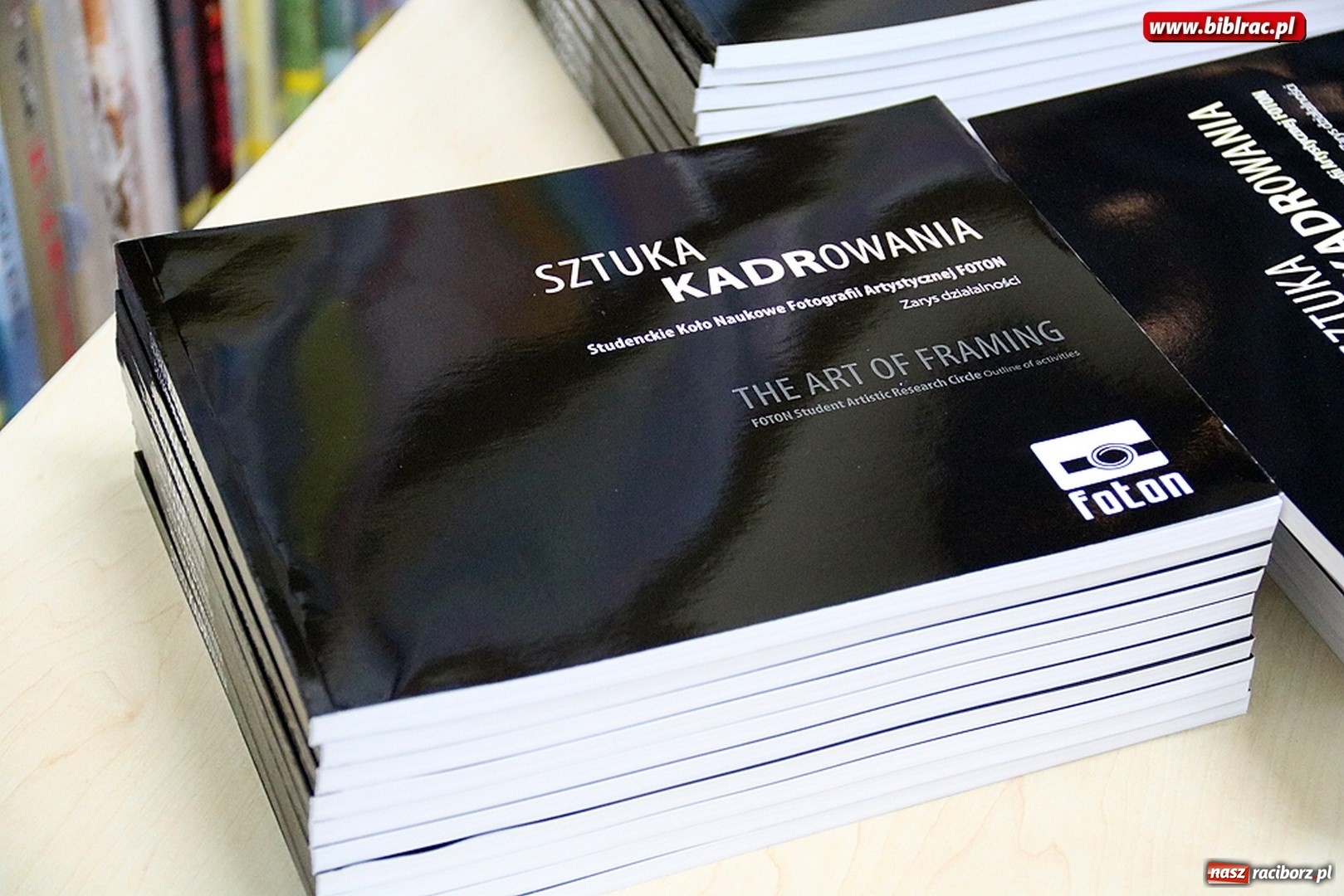 Zdjęcie w galerii na portalu naszraciborz.pl: O fenomenie fotografii - promocja książki Gabrieli Habrom-Rokosz wiadomości z regionu