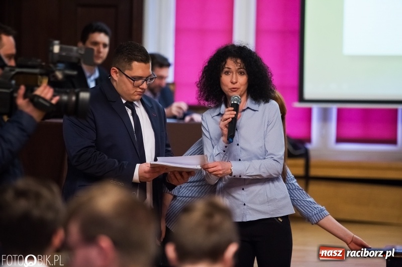 Zdjęcie w galerii na portalu naszraciborz.pl: Mateusz Kubita zwycięzcą Powiatowego Konkursu Wiedzy o Społeczeństwie wiadomości z regionu