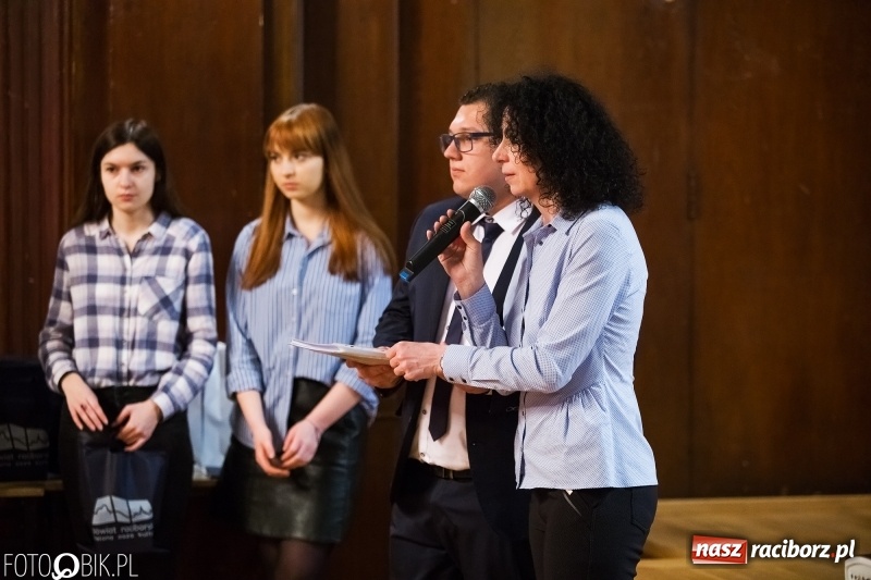 Zdjęcie w galerii na portalu naszraciborz.pl: Mateusz Kubita zwycięzcą Powiatowego Konkursu Wiedzy o Społeczeństwie wiadomości z regionu