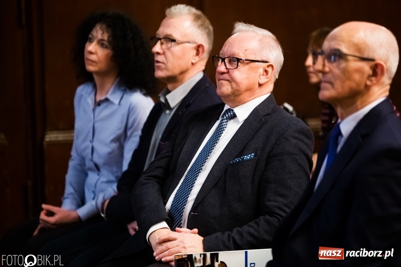 Zdjęcie w galerii na portalu naszraciborz.pl: Mateusz Kubita zwycięzcą Powiatowego Konkursu Wiedzy o Społeczeństwie wiadomości z regionu