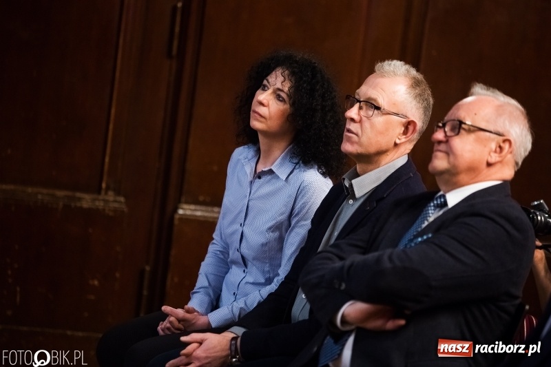 Zdjęcie w galerii na portalu naszraciborz.pl: Mateusz Kubita zwycięzcą Powiatowego Konkursu Wiedzy o Społeczeństwie wiadomości z regionu