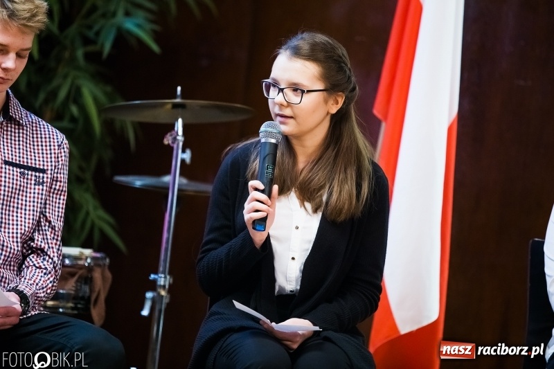 Zdjęcie w galerii na portalu naszraciborz.pl: Mateusz Kubita zwycięzcą Powiatowego Konkursu Wiedzy o Społeczeństwie wiadomości z regionu