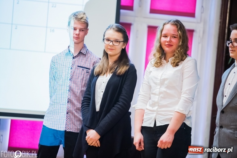 Zdjęcie w galerii na portalu naszraciborz.pl: Mateusz Kubita zwycięzcą Powiatowego Konkursu Wiedzy o Społeczeństwie wiadomości z regionu