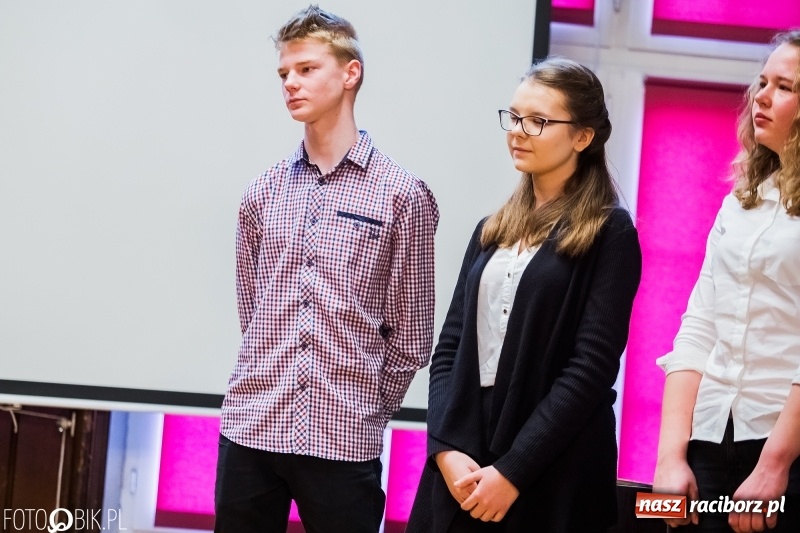 Zdjęcie w galerii na portalu naszraciborz.pl: Mateusz Kubita zwycięzcą Powiatowego Konkursu Wiedzy o Społeczeństwie wiadomości z regionu