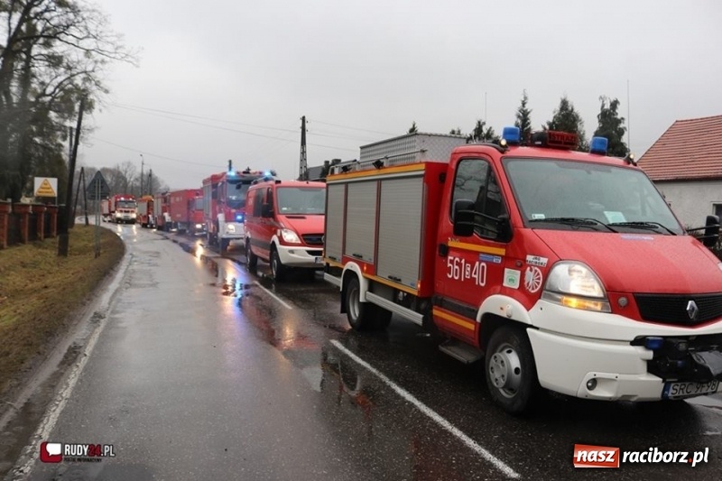Zdjęcie w galerii na portalu naszraciborz.pl: Akcja Cysterna w Rudach. 23 zastępy zawodowej straży, ewakuacja i duże straty materialne wiadomości z regionu