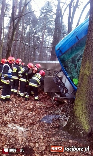 Zdjęcie w galerii na portalu naszraciborz.pl: Akcja Cysterna w Rudach. 23 zastępy zawodowej straży, ewakuacja i duże straty materialne wiadomości z regionu