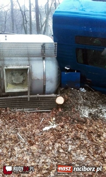 Zdjęcie w galerii na portalu naszraciborz.pl: Akcja Cysterna w Rudach. 23 zastępy zawodowej straży, ewakuacja i duże straty materialne wiadomości z regionu