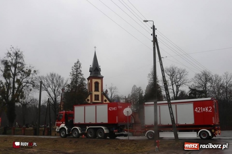 Zdjęcie w galerii na portalu naszraciborz.pl: Akcja Cysterna w Rudach. 23 zastępy zawodowej straży, ewakuacja i duże straty materialne wiadomości z regionu