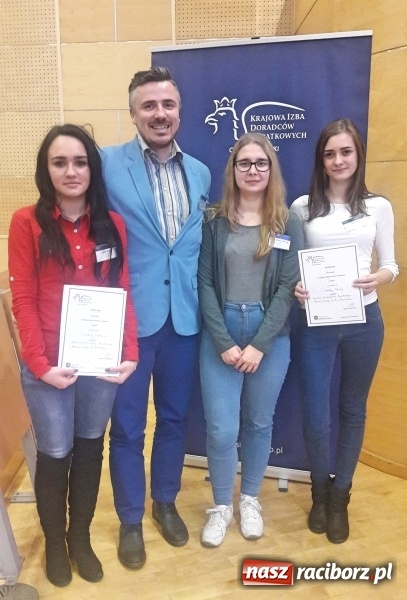 Zdjęcie w galerii na portalu naszraciborz.pl: Sukces uczennic CKZiU nr 1 w Konkursie Podatkowym  wiadomości z regionu