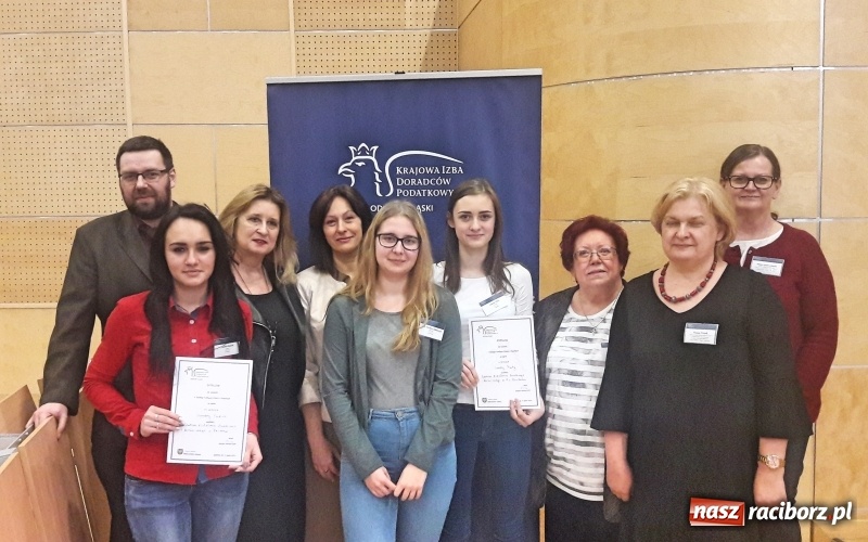 Zdjęcie w galerii na portalu naszraciborz.pl: Sukces uczennic CKZiU nr 1 w Konkursie Podatkowym  wiadomości z regionu