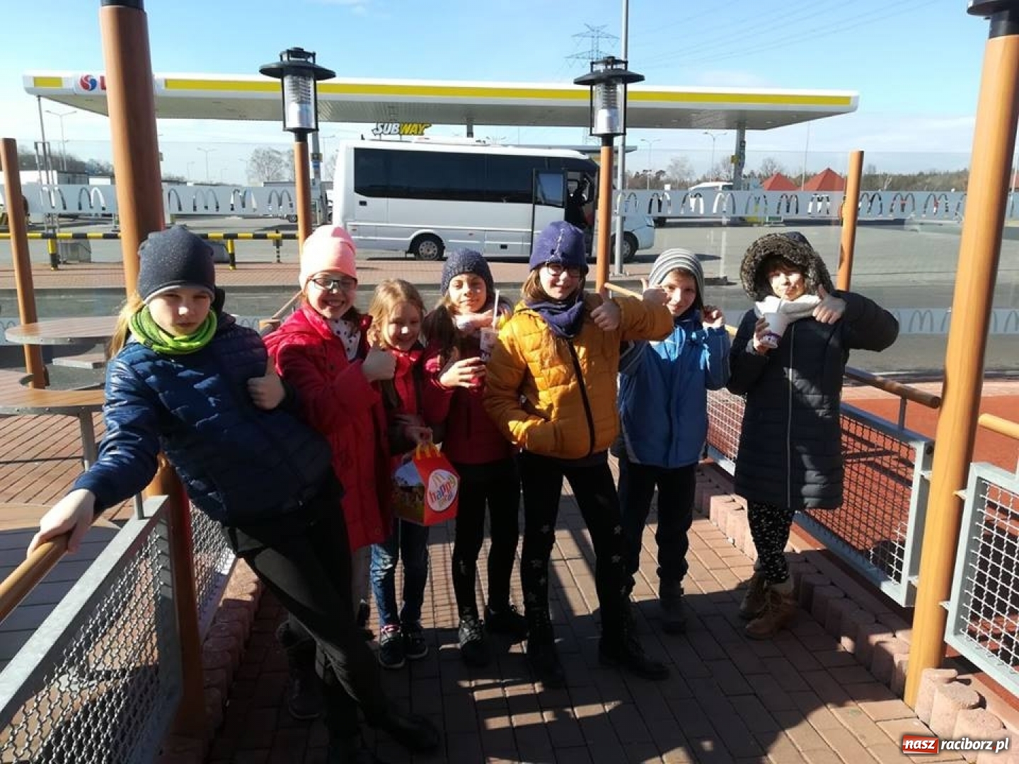 Zdjęcie w galerii na portalu naszraciborz.pl: Uczniowie z Płoni w Olimpiadzie Kreatywności Destination Imagination wiadomości z regionu