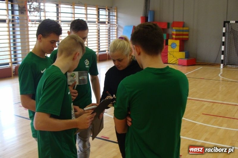 Zdjęcie w galerii na portalu naszraciborz.pl: II Szkolny Turniej żonglowania piłką nożną w Grzegorzowicach wiadomości z regionu