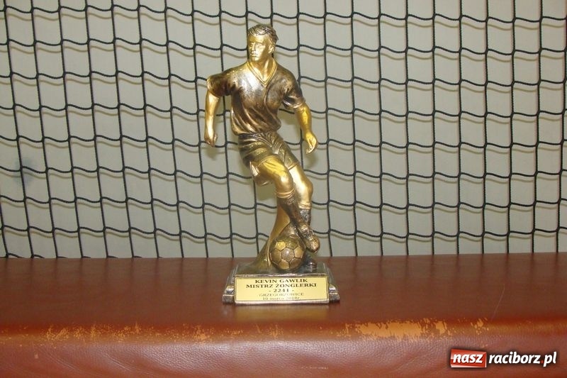 Zdjęcie w galerii na portalu naszraciborz.pl: II Szkolny Turniej żonglowania piłką nożną w Grzegorzowicach wiadomości z regionu