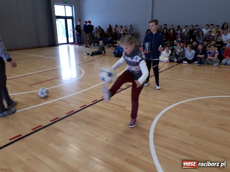 Zdjęcie w galerii na portalu naszraciborz.pl: II Szkolny Turniej żonglowania piłką nożną w Grzegorzowicach wiadomości z regionu