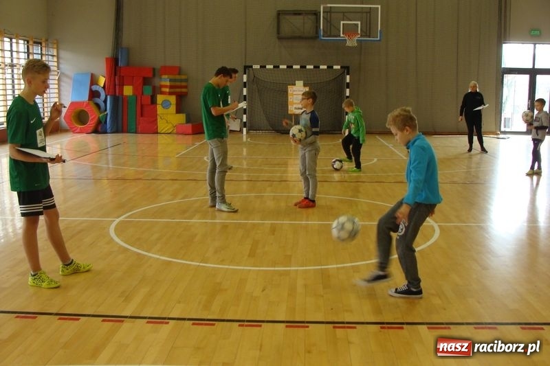 Zdjęcie w galerii na portalu naszraciborz.pl: II Szkolny Turniej żonglowania piłką nożną w Grzegorzowicach wiadomości z regionu
