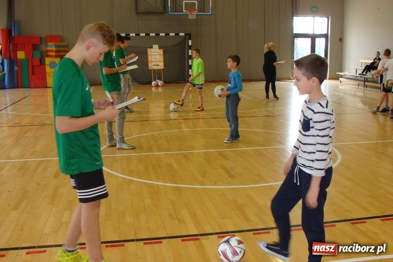 Zdjęcie w galerii na portalu naszraciborz.pl: II Szkolny Turniej żonglowania piłką nożną w Grzegorzowicach wiadomości z regionu