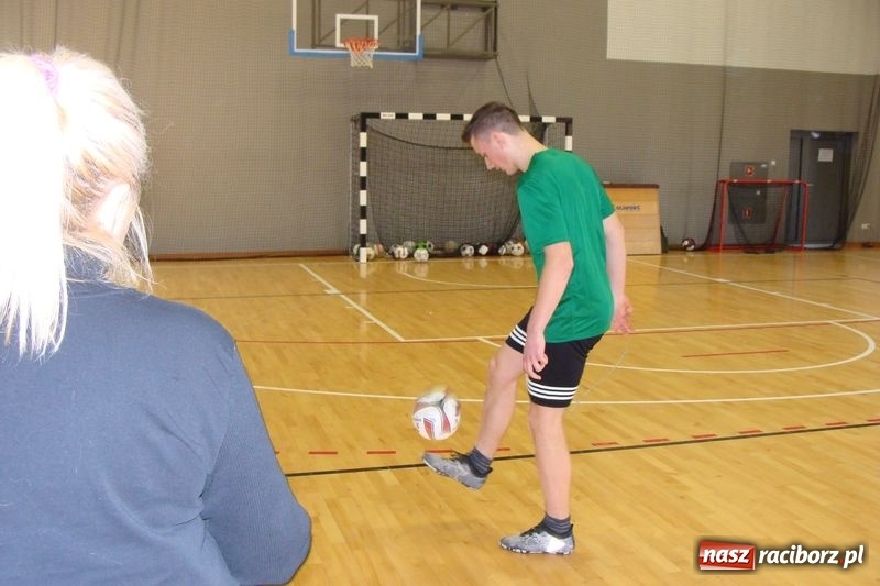 Zdjęcie w galerii na portalu naszraciborz.pl: II Szkolny Turniej żonglowania piłką nożną w Grzegorzowicach wiadomości z regionu