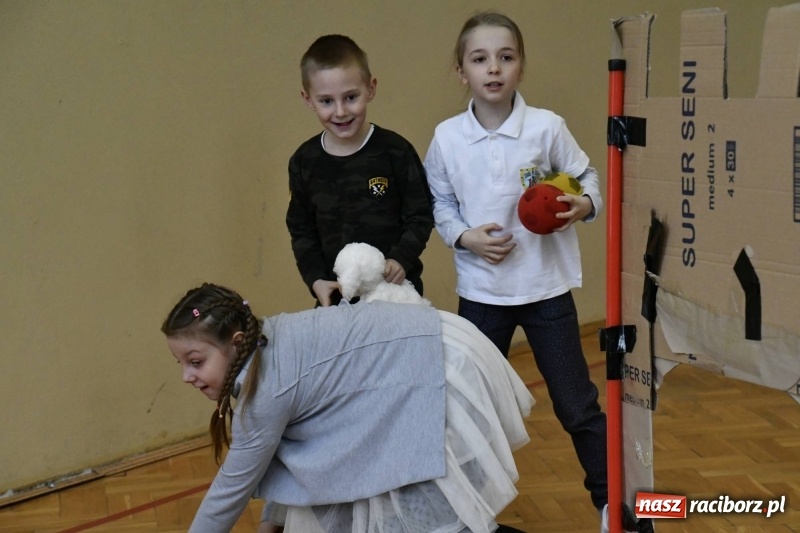 Zdjęcie w galerii na portalu naszraciborz.pl: Szkoła Podstawowa nr 18 otworzyła swoje drzwi dla najmłodszych. Powstanie klasa małych zapaśników? wiadomości z regionu