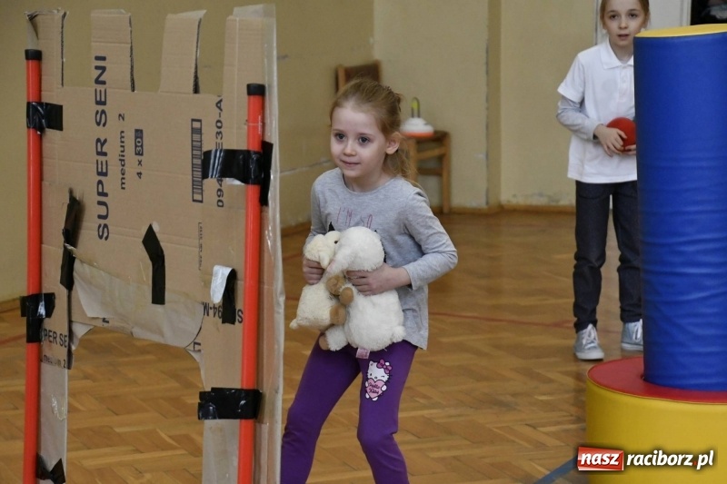 Zdjęcie w galerii na portalu naszraciborz.pl: Szkoła Podstawowa nr 18 otworzyła swoje drzwi dla najmłodszych. Powstanie klasa małych zapaśników? wiadomości z regionu