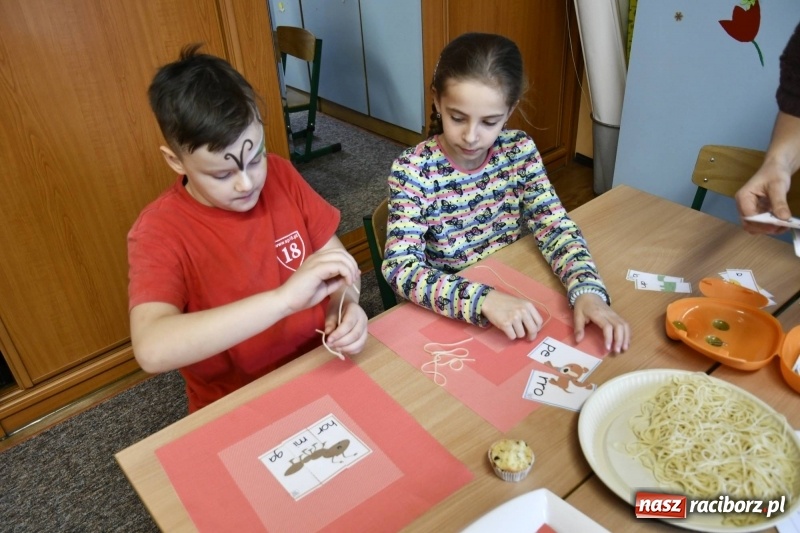 Zdjęcie w galerii na portalu naszraciborz.pl: Szkoła Podstawowa nr 18 otworzyła swoje drzwi dla najmłodszych. Powstanie klasa małych zapaśników? wiadomości z regionu