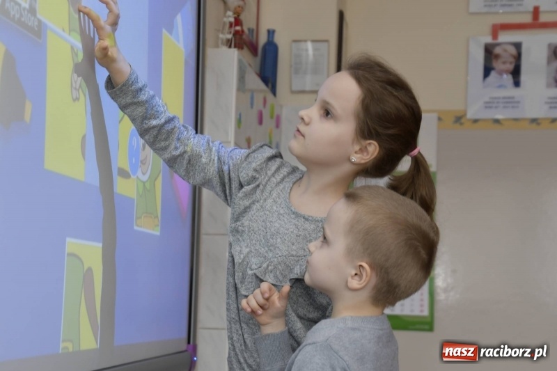 Zdjęcie w galerii na portalu naszraciborz.pl: Szkoła Podstawowa nr 18 otworzyła swoje drzwi dla najmłodszych. Powstanie klasa małych zapaśników? wiadomości z regionu