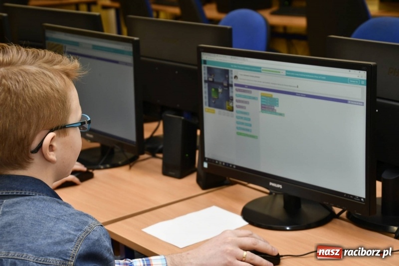 Zdjęcie w galerii na portalu naszraciborz.pl: Szkoła Podstawowa nr 18 otworzyła swoje drzwi dla najmłodszych. Powstanie klasa małych zapaśników? wiadomości z regionu