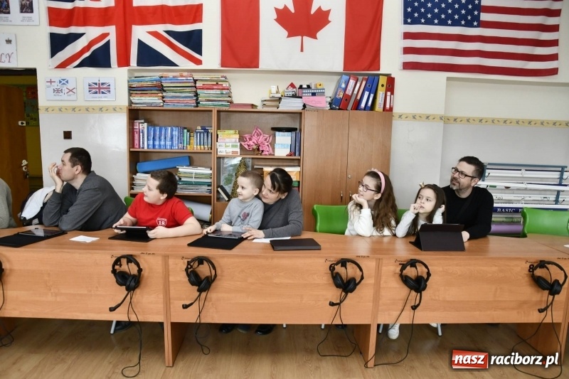 Zdjęcie w galerii na portalu naszraciborz.pl: Szkoła Podstawowa nr 18 otworzyła swoje drzwi dla najmłodszych. Powstanie klasa małych zapaśników? wiadomości z regionu