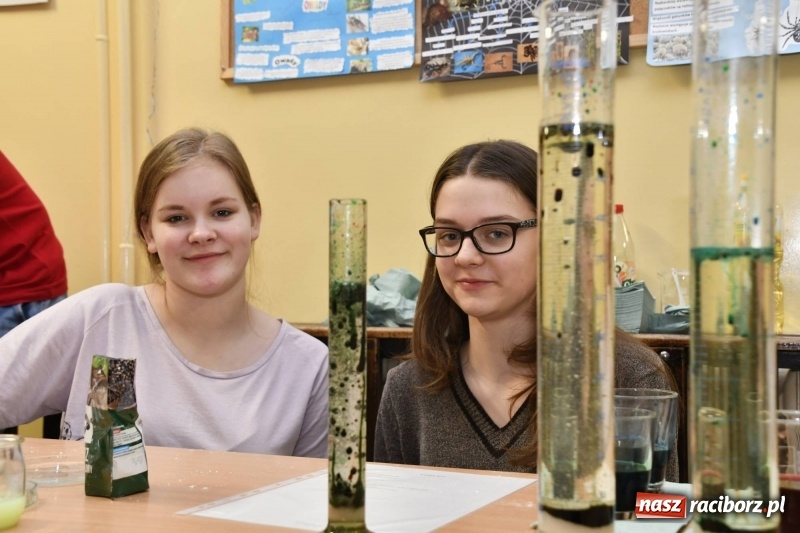 Zdjęcie w galerii na portalu naszraciborz.pl: Szkoła Podstawowa nr 18 otworzyła swoje drzwi dla najmłodszych. Powstanie klasa małych zapaśników? wiadomości z regionu