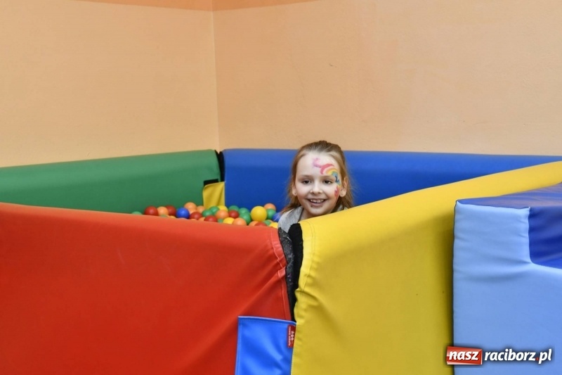 Zdjęcie w galerii na portalu naszraciborz.pl: Szkoła Podstawowa nr 18 otworzyła swoje drzwi dla najmłodszych. Powstanie klasa małych zapaśników? wiadomości z regionu