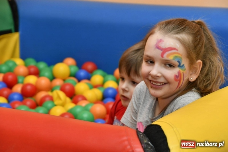 Zdjęcie w galerii na portalu naszraciborz.pl: Szkoła Podstawowa nr 18 otworzyła swoje drzwi dla najmłodszych. Powstanie klasa małych zapaśników? wiadomości z regionu