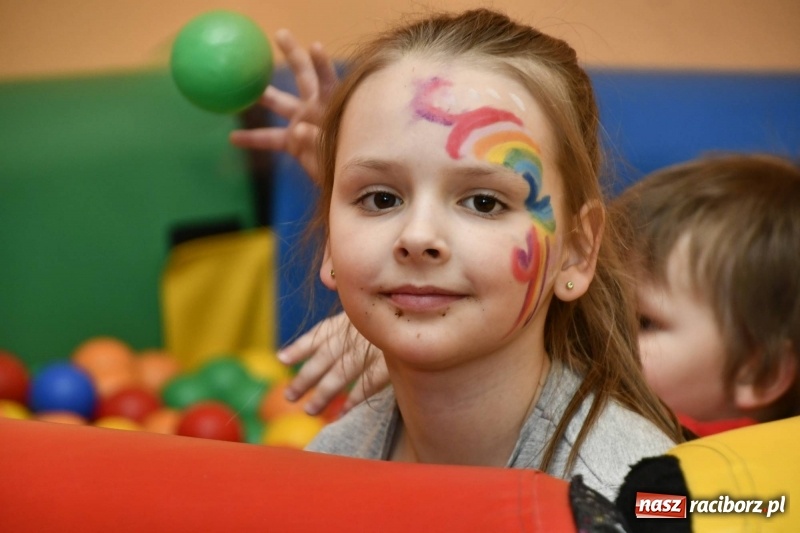 Zdjęcie w galerii na portalu naszraciborz.pl: Szkoła Podstawowa nr 18 otworzyła swoje drzwi dla najmłodszych. Powstanie klasa małych zapaśników? wiadomości z regionu