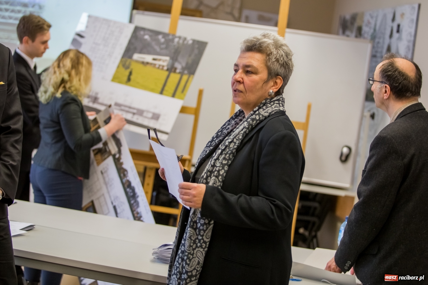 Zdjęcie w galerii na portalu naszraciborz.pl: W Instytucie Architektury PWSZ trwają obrony dyplomów inżynierskich  wiadomości z regionu
