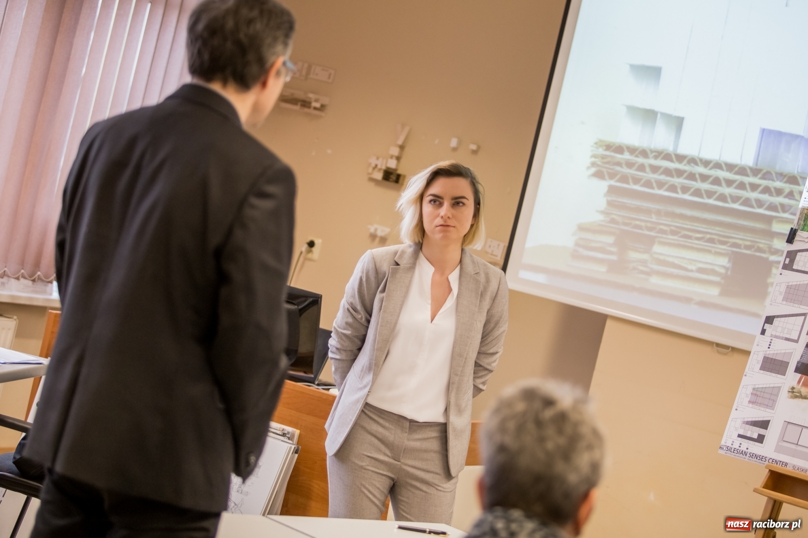 Zdjęcie w galerii na portalu naszraciborz.pl: W Instytucie Architektury PWSZ trwają obrony dyplomów inżynierskich  wiadomości z regionu