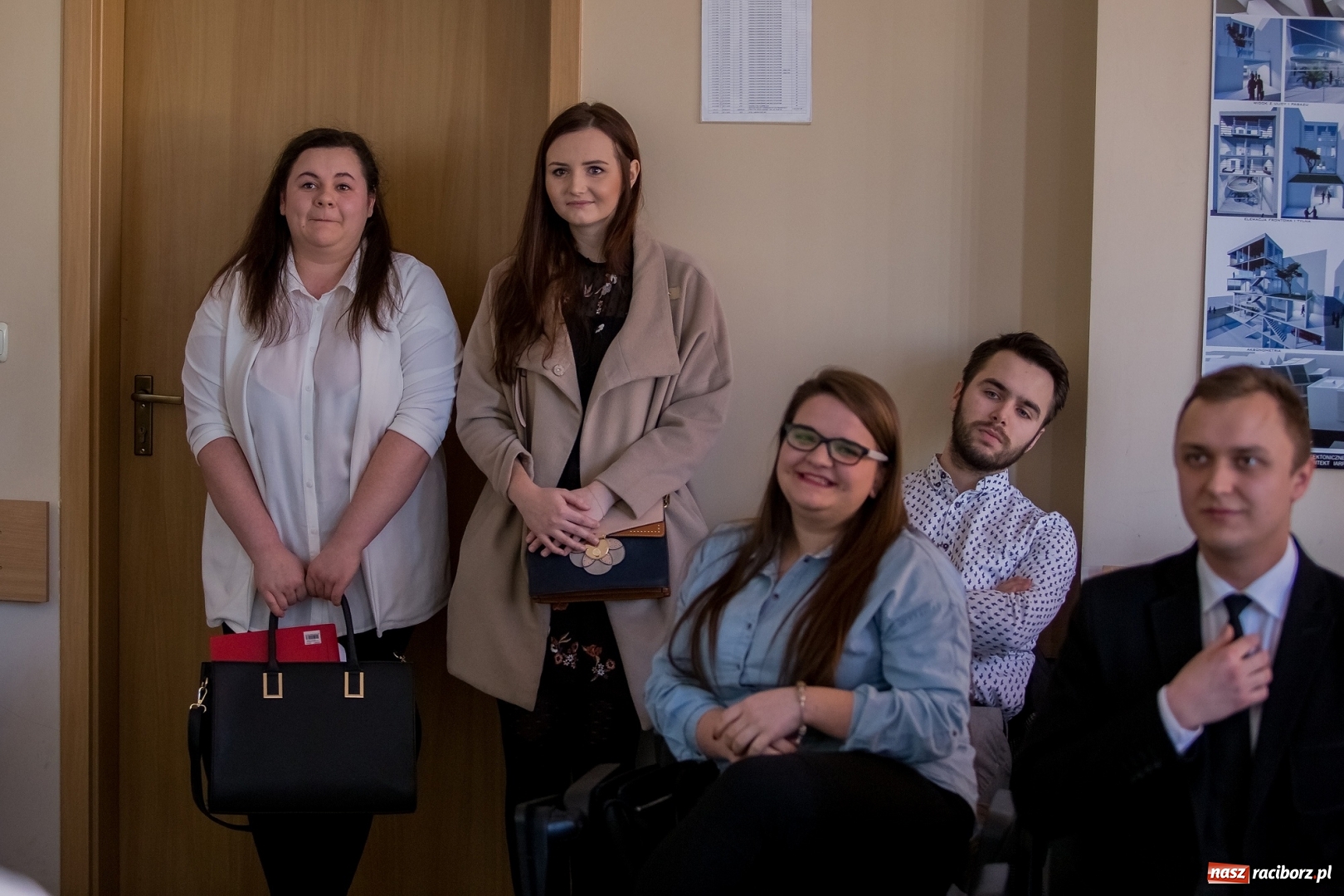 Zdjęcie w galerii na portalu naszraciborz.pl: W Instytucie Architektury PWSZ trwają obrony dyplomów inżynierskich  wiadomości z regionu