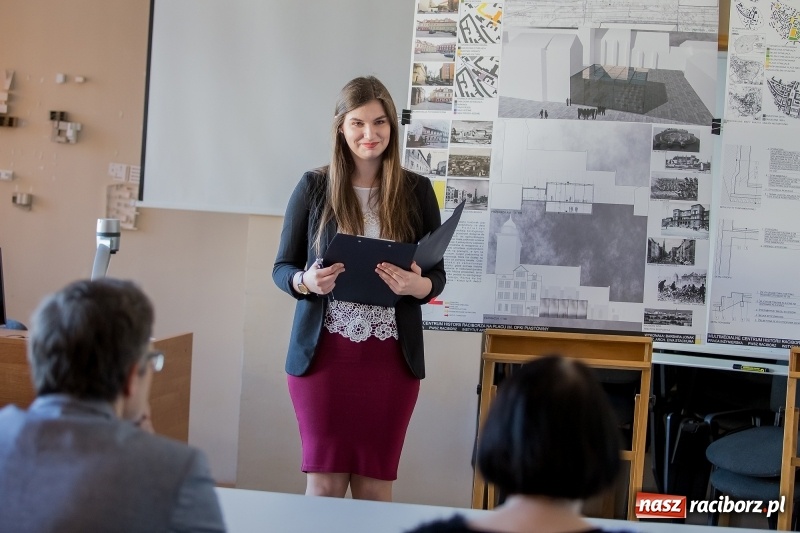 Zdjęcie w galerii na portalu naszraciborz.pl: W Instytucie Architektury PWSZ trwają obrony dyplomów inżynierskich  wiadomości z regionu