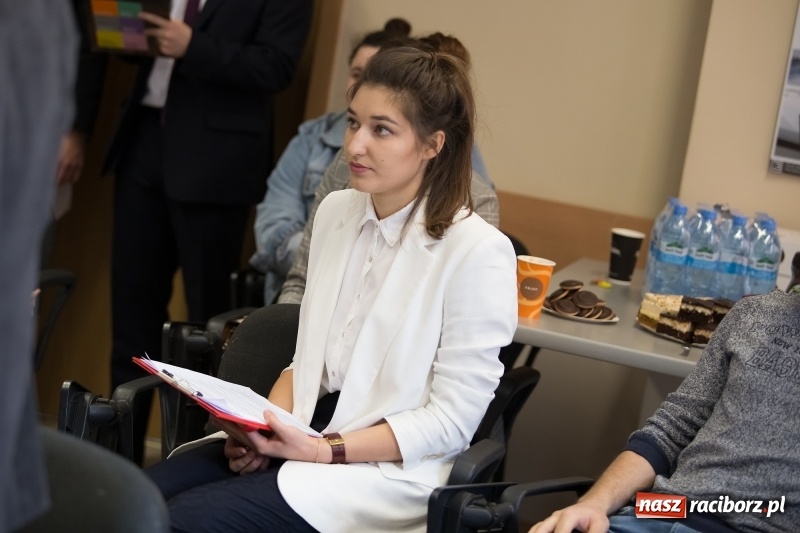 Zdjęcie w galerii na portalu naszraciborz.pl: W Instytucie Architektury PWSZ trwają obrony dyplomów inżynierskich  wiadomości z regionu