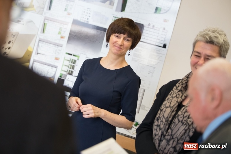 Zdjęcie w galerii na portalu naszraciborz.pl: W Instytucie Architektury PWSZ trwają obrony dyplomów inżynierskich  wiadomości z regionu