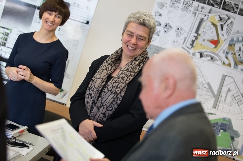 Zdjęcie w galerii na portalu naszraciborz.pl: W Instytucie Architektury PWSZ trwają obrony dyplomów inżynierskich  wiadomości z regionu