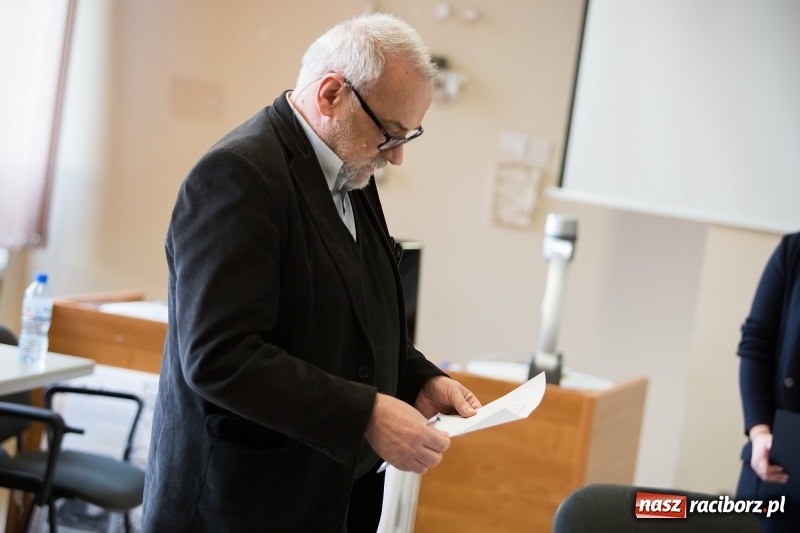 Zdjęcie w galerii na portalu naszraciborz.pl: W Instytucie Architektury PWSZ trwają obrony dyplomów inżynierskich  wiadomości z regionu