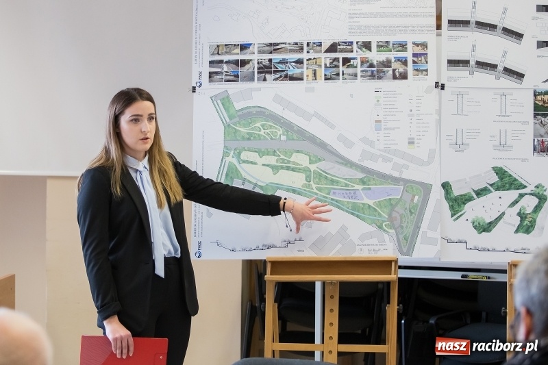 Zdjęcie w galerii na portalu naszraciborz.pl: W Instytucie Architektury PWSZ trwają obrony dyplomów inżynierskich  wiadomości z regionu