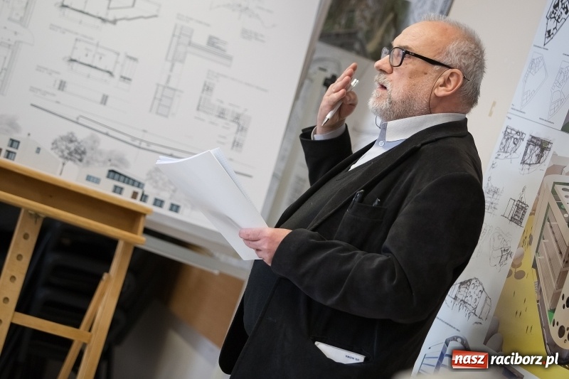 Zdjęcie w galerii na portalu naszraciborz.pl: W Instytucie Architektury PWSZ trwają obrony dyplomów inżynierskich  wiadomości z regionu