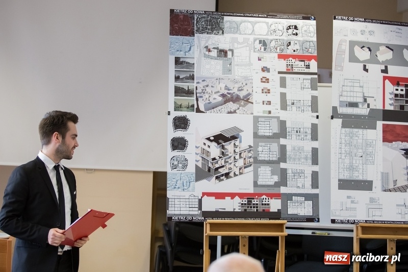 Zdjęcie w galerii na portalu naszraciborz.pl: W Instytucie Architektury PWSZ trwają obrony dyplomów inżynierskich  wiadomości z regionu