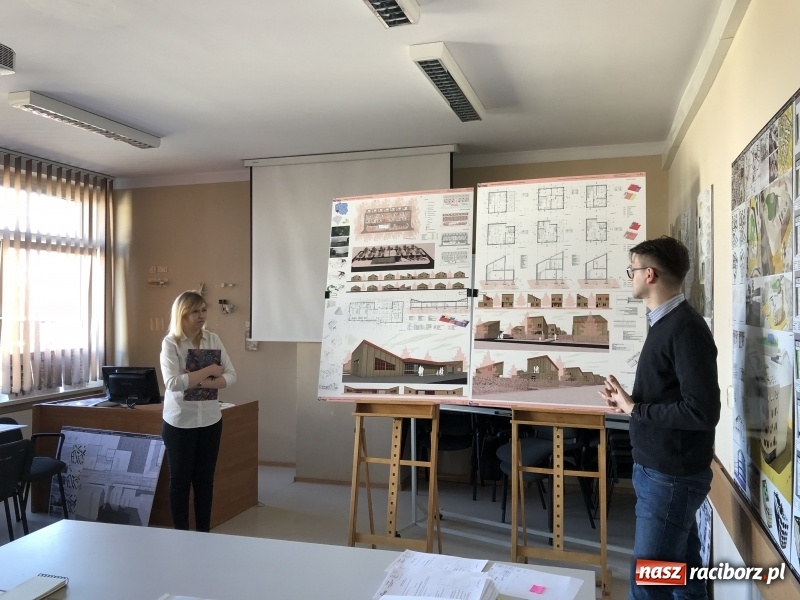 Zdjęcie w galerii na portalu naszraciborz.pl: W Instytucie Architektury PWSZ trwają obrony dyplomów inżynierskich  wiadomości z regionu