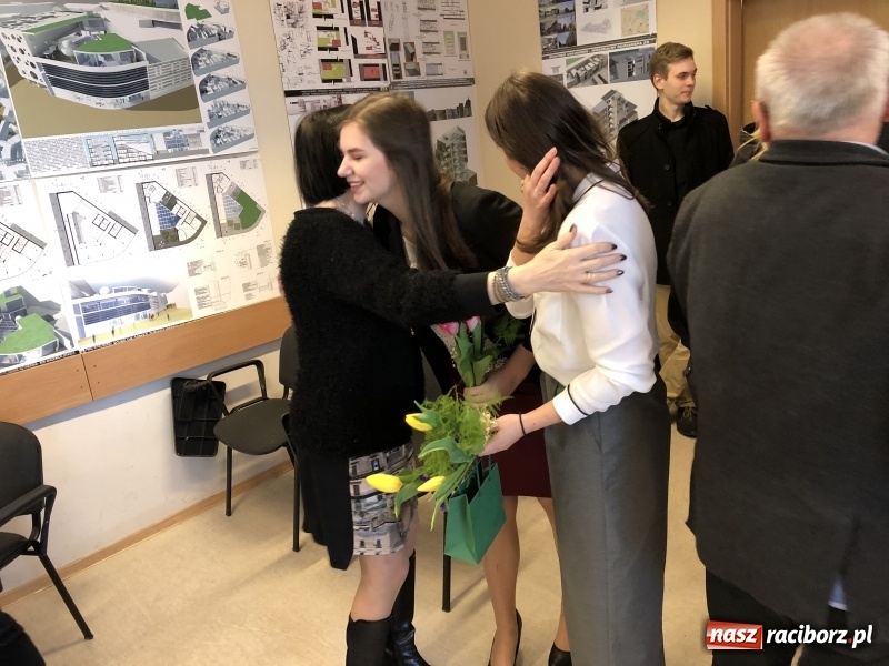 Zdjęcie w galerii na portalu naszraciborz.pl: W Instytucie Architektury PWSZ trwają obrony dyplomów inżynierskich  wiadomości z regionu
